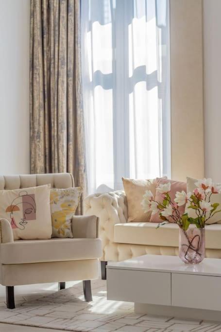 The Opulent Oasis By Newave Apartments Budapest Extérieur photo