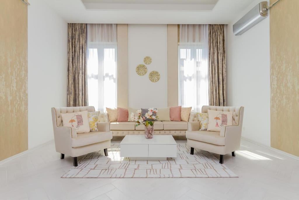 The Opulent Oasis By Newave Apartments Budapest Extérieur photo