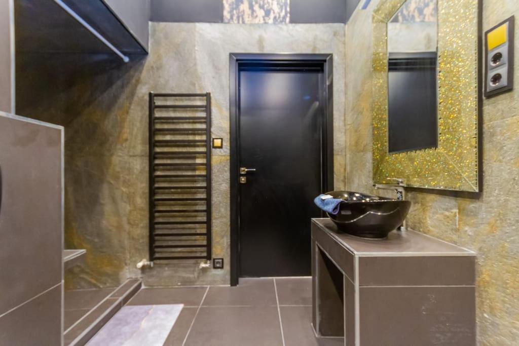 The Opulent Oasis By Newave Apartments Budapest Extérieur photo
