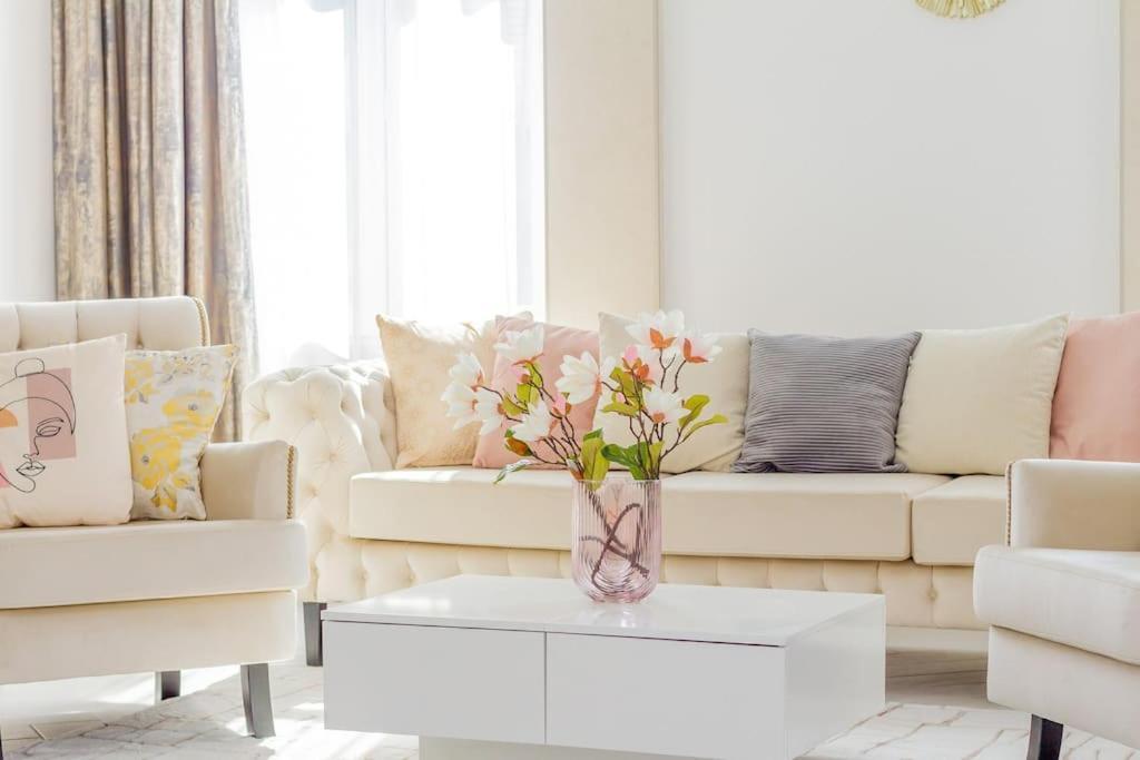 The Opulent Oasis By Newave Apartments Budapest Extérieur photo